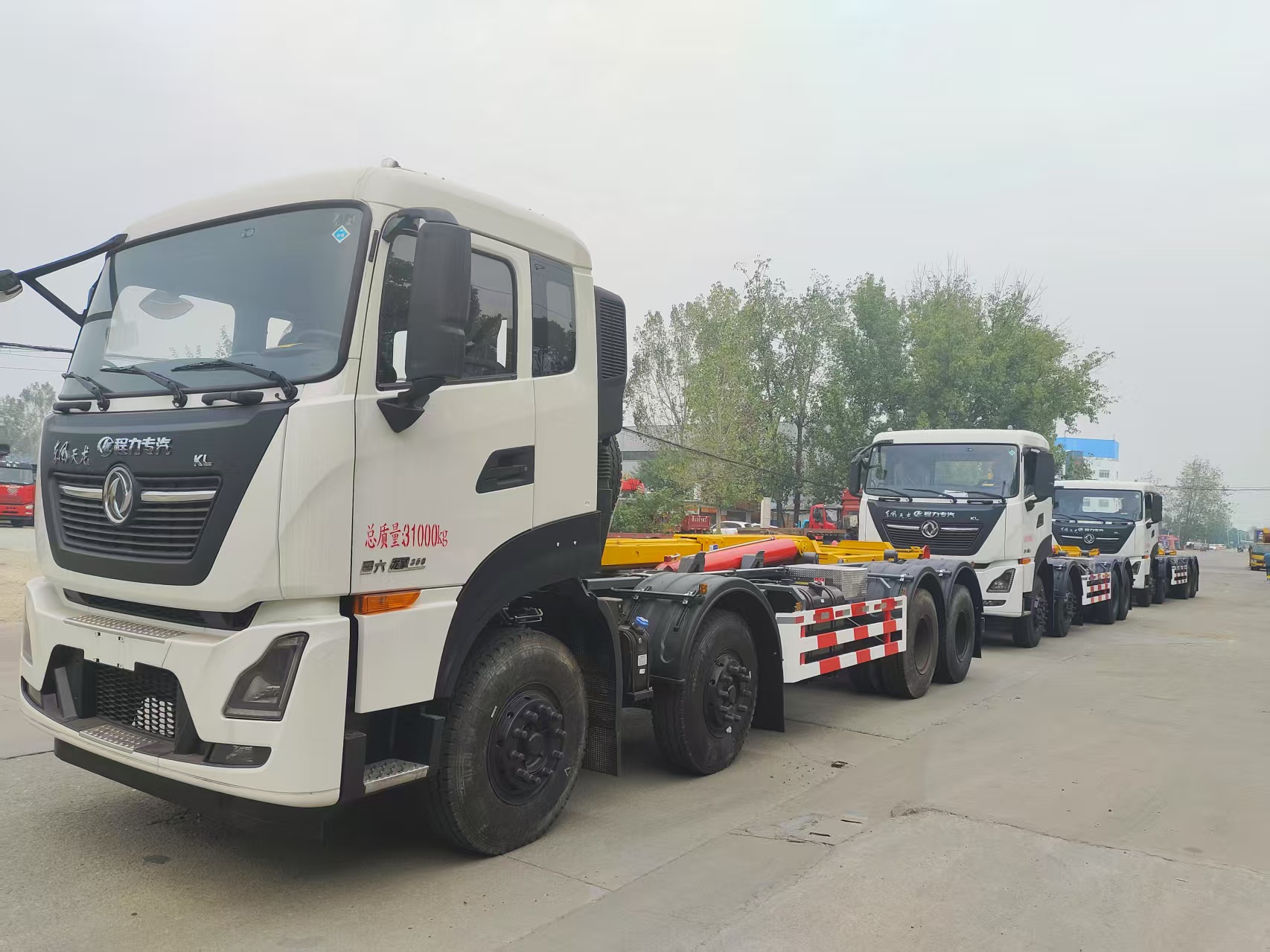 东风天龙前四后八22-28方勾臂车